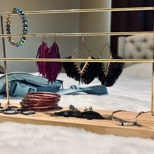 Stylish Earring and Bracelet Set